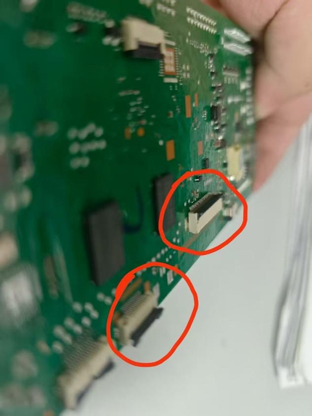 插座避让按开盖状态计算深度